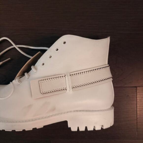 JOHN MOORE + TAKAHIRO MIYASHITA THE SOLOIST RUGGED BOOTS - WHITE - Picture 3 of 8